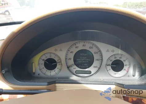 2008 Mercedes-Benz E 350 4Matic z USA, uszkodzony, nr VIN WDBUF87X28B294677